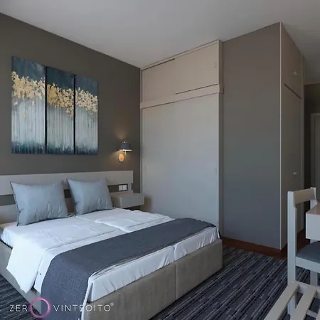 アパートホテル インペラティツ 3*