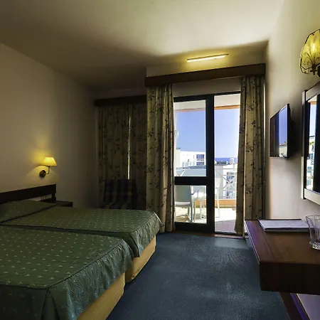 アパートホテル インペラティツ 3*