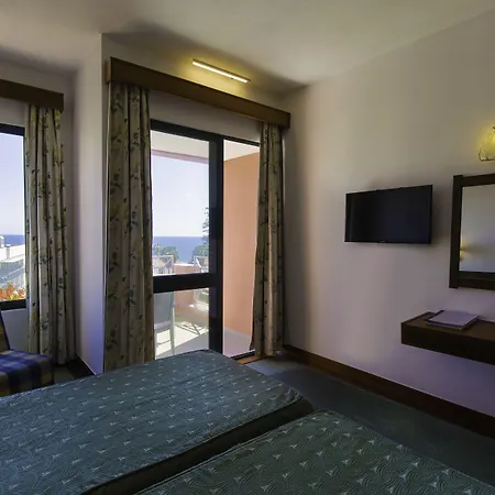 アパートホテル インペラティツ フンシャル