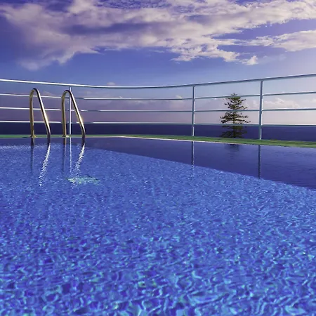 アパートホテル インペラティツ 3*