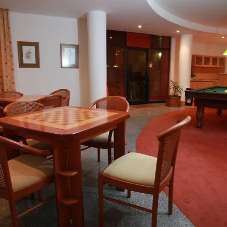 アパートホテル インペラティツ 3*