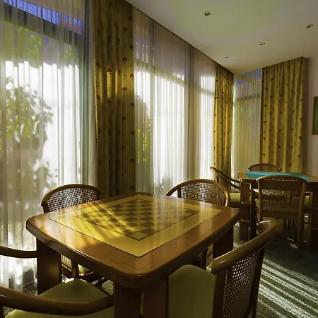 Aparthotel Imperatriz 3*